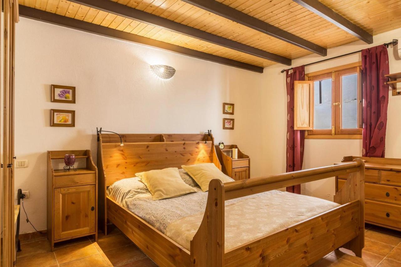 Casa La Huertecilla Villa La Sorrueda Buitenkant foto